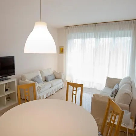 Casa Nica, Comfortable Flat Just 200 M From The Sea * Λίντο ντι Καμαϊόρε