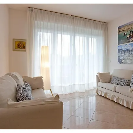 Casa Nica, Comfortable Flat Just 200 M From The Sea